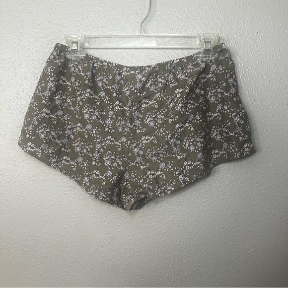 Victoria secret green floral draw string pajama shorts - Picture 2 of 7